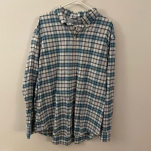 IZod long-sleeve bottom up shirt